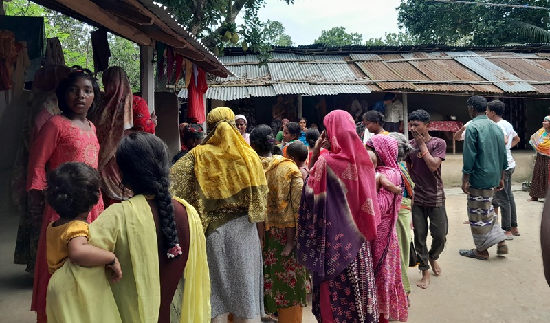 রাণীশংকৈলে মানষিক ভারসাম্যহীন ব্যক্তির ঝুলন্ত লাশ উদ্ধার 